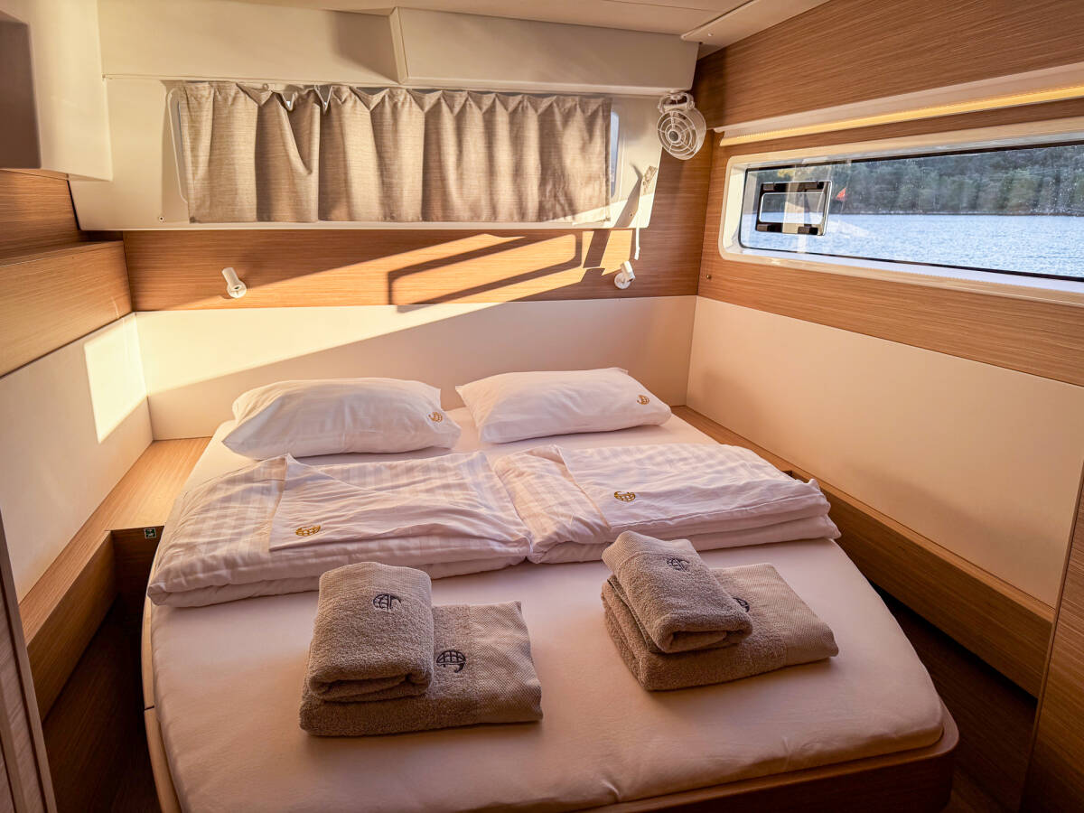 Lagoon 43 Bunga Bunga