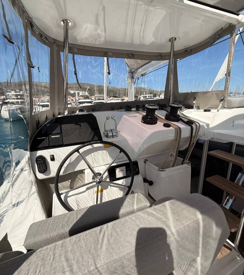 Lagoon 43 Happiness