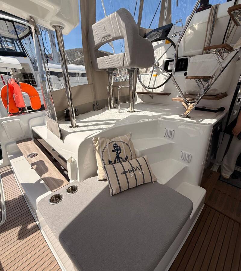 Lagoon 43 Happiness