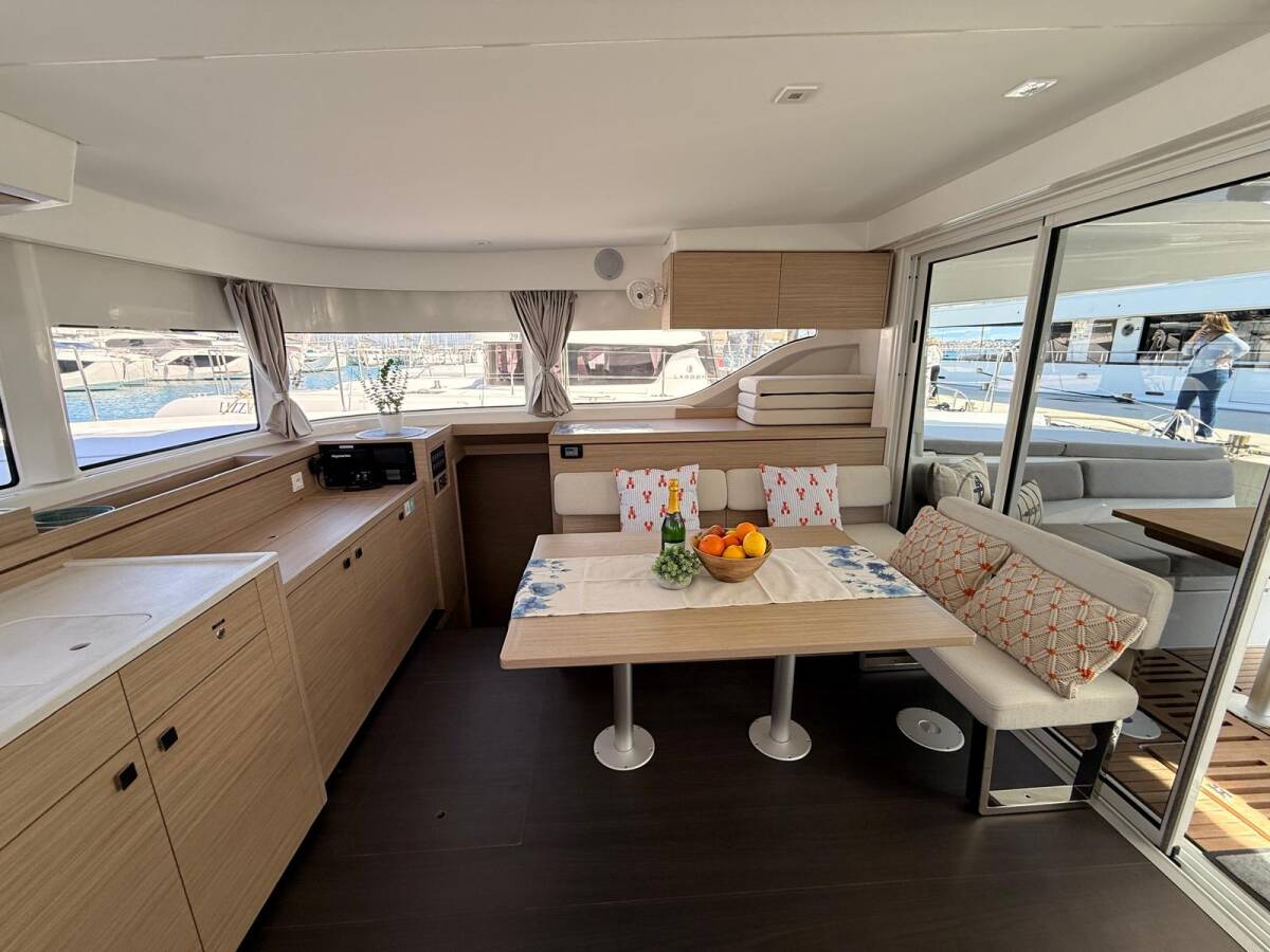 Lagoon 43 Happiness