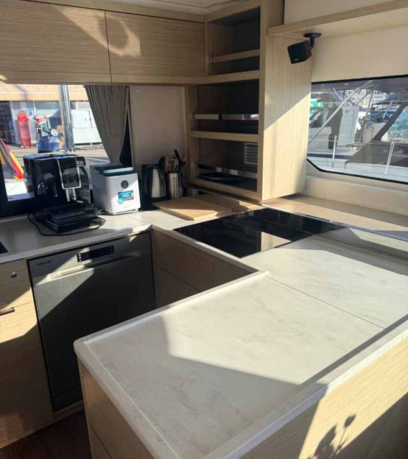 Lagoon 46 New Horizons