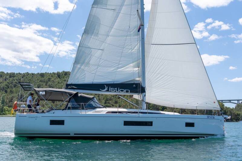 Oceanis 51.1 First Friendship
