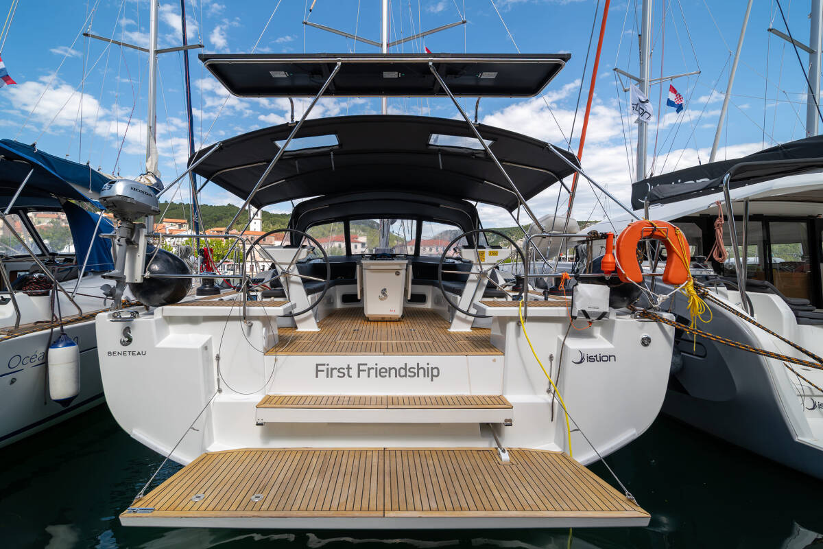 Oceanis 51.1 First Friendship