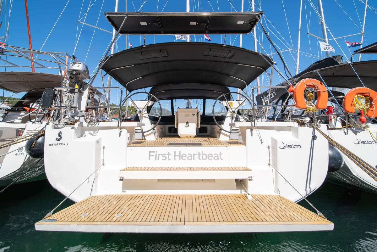 Oceanis 51.1 First Heartbeat