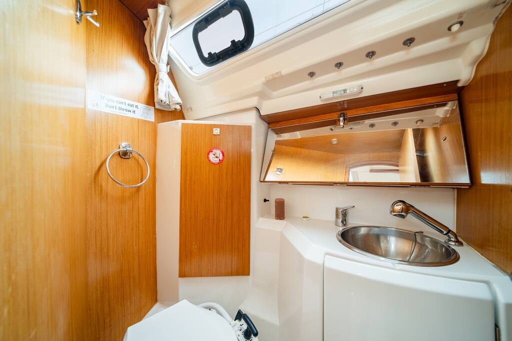 Sun Odyssey 36i Dione