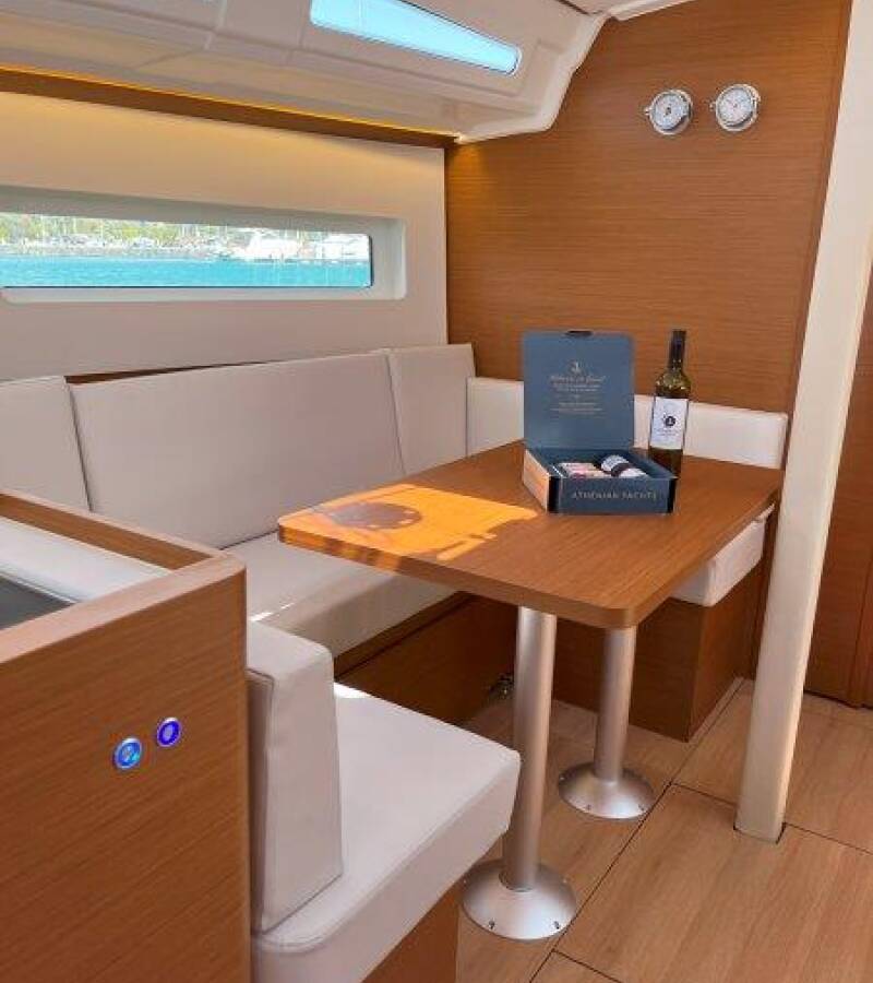 Sun Odyssey 380 Ethra