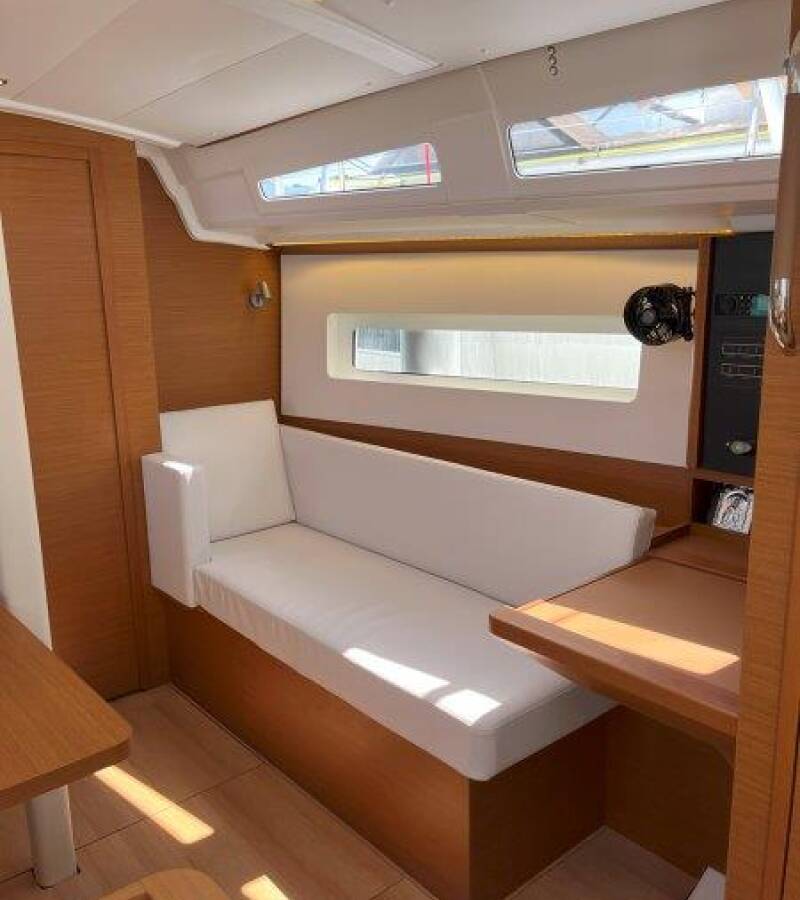 Sun Odyssey 380 Ethra