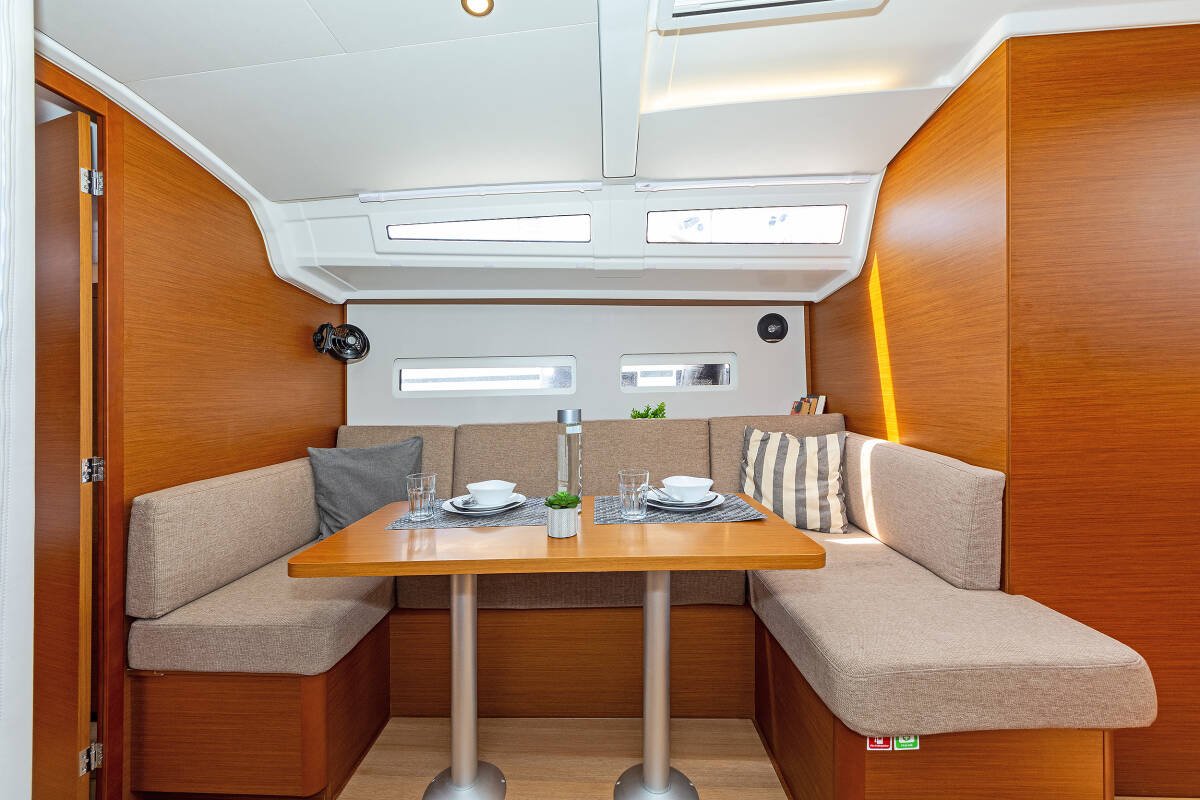 Sun Odyssey 410 Zheng Yi Sao (郑一嫂)