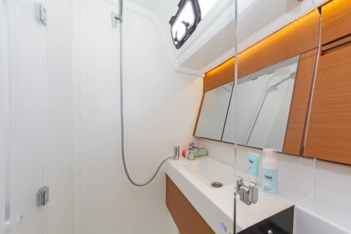 Sun Odyssey 410 Zheng Yi Sao (郑一嫂)