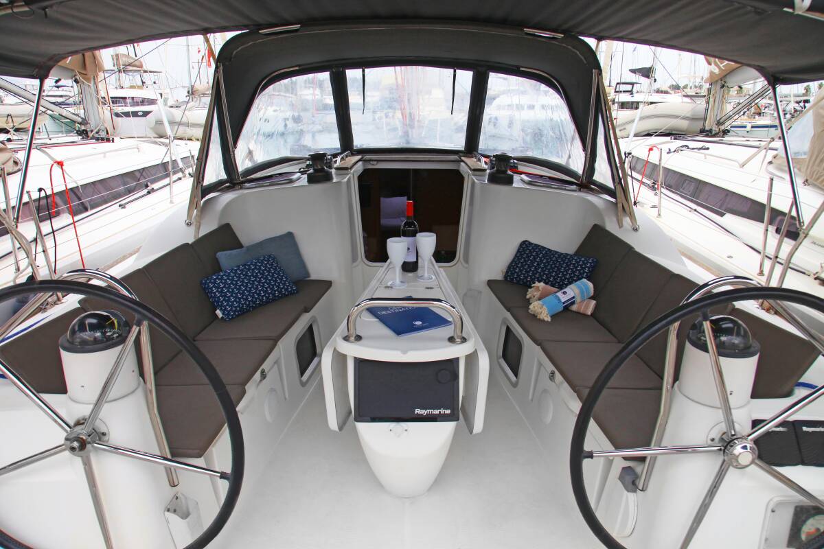 Sun Odyssey 42i Poseidon